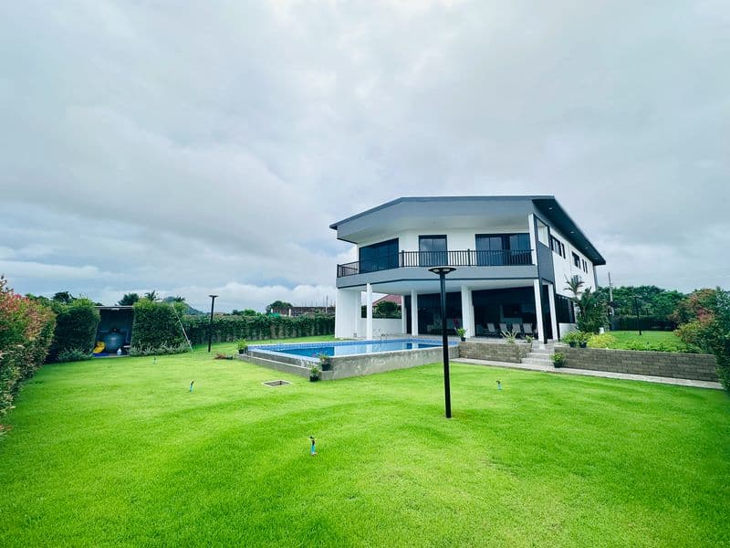 บ้านเดี่ยววิวทะเลและเขา @เบย์ วิว บางเสร่ เรสซิเด้นท์ — บ้าน — สัตหีบ, ชลบุรี