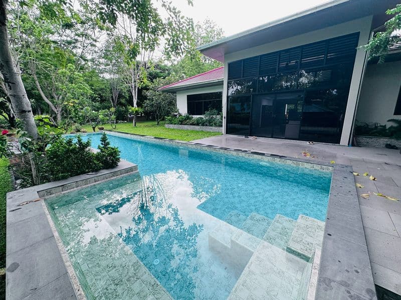 ประกาศขายพูลวิลล่า บนพื้นที่ 1 ไร่ (1,680 ตร.ม.) บรรยากาศร่มรื่น เป็นส่วนตัว 🏡 — รูปที่ 2